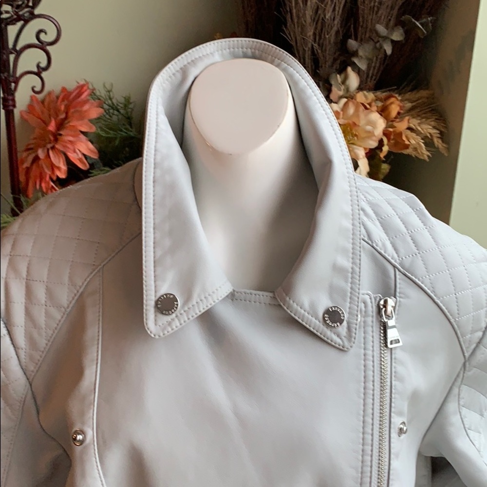 Jacket - Picture 9 of 16